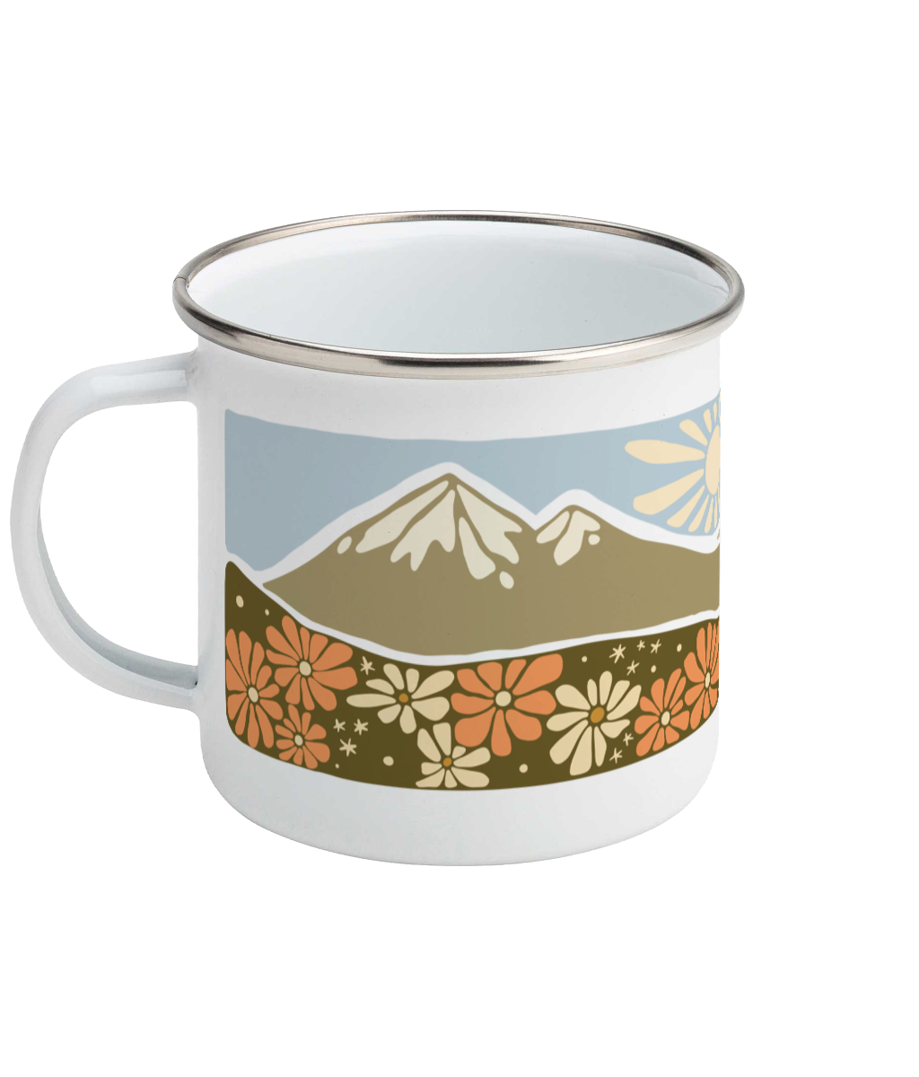 Emaille Mok - Bergen met bloemen