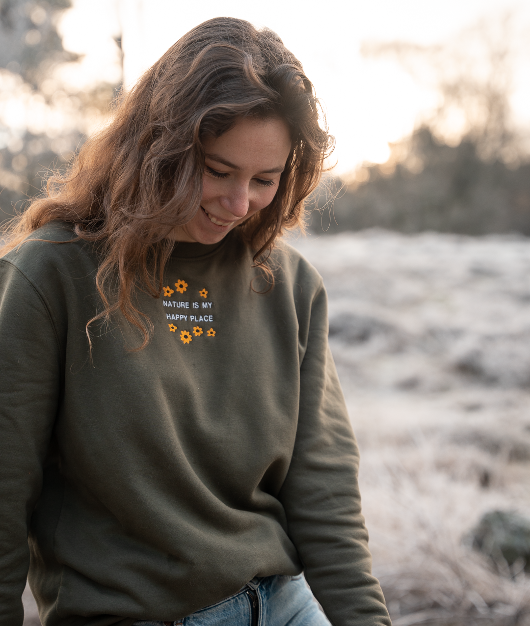 Geborduurde Sweater bloemen - Logo midden - Bio katoen